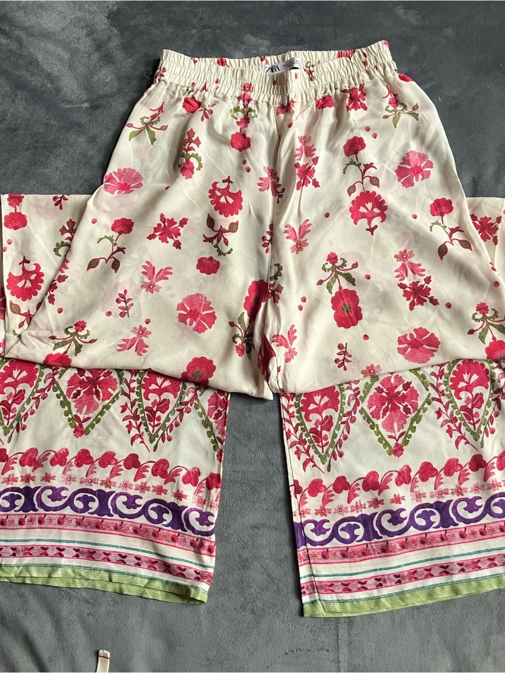 Zara Cream Wide-Leg Pants with Pink Floral Print and Purple Trim